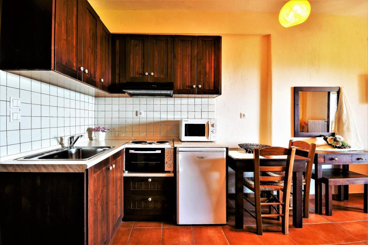 Guesthouse Amanitis Caesarea Skiti Bagian luar foto