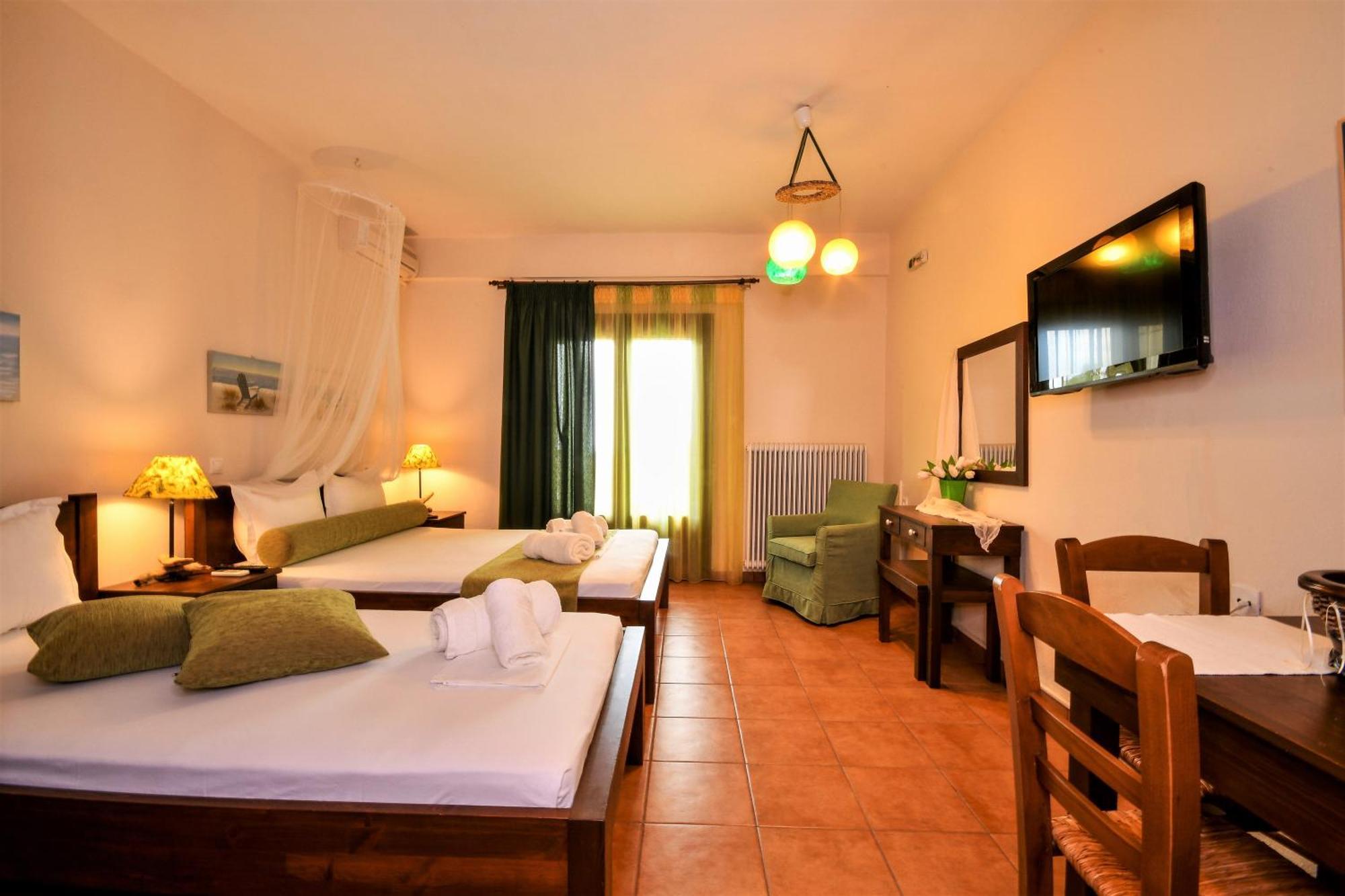 Guesthouse Amanitis Caesarea Skiti Bagian luar foto
