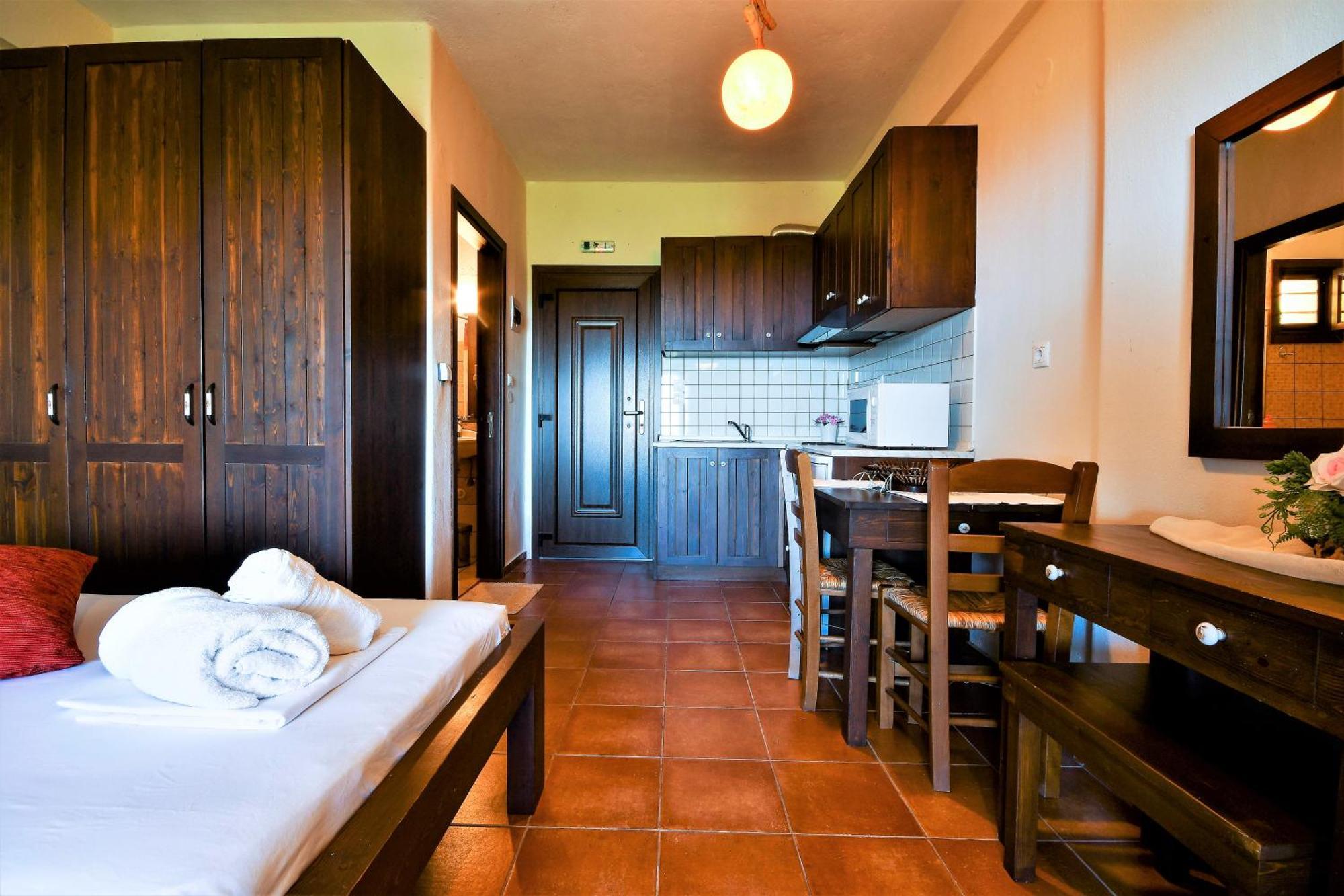 Guesthouse Amanitis Caesarea Skiti Bagian luar foto