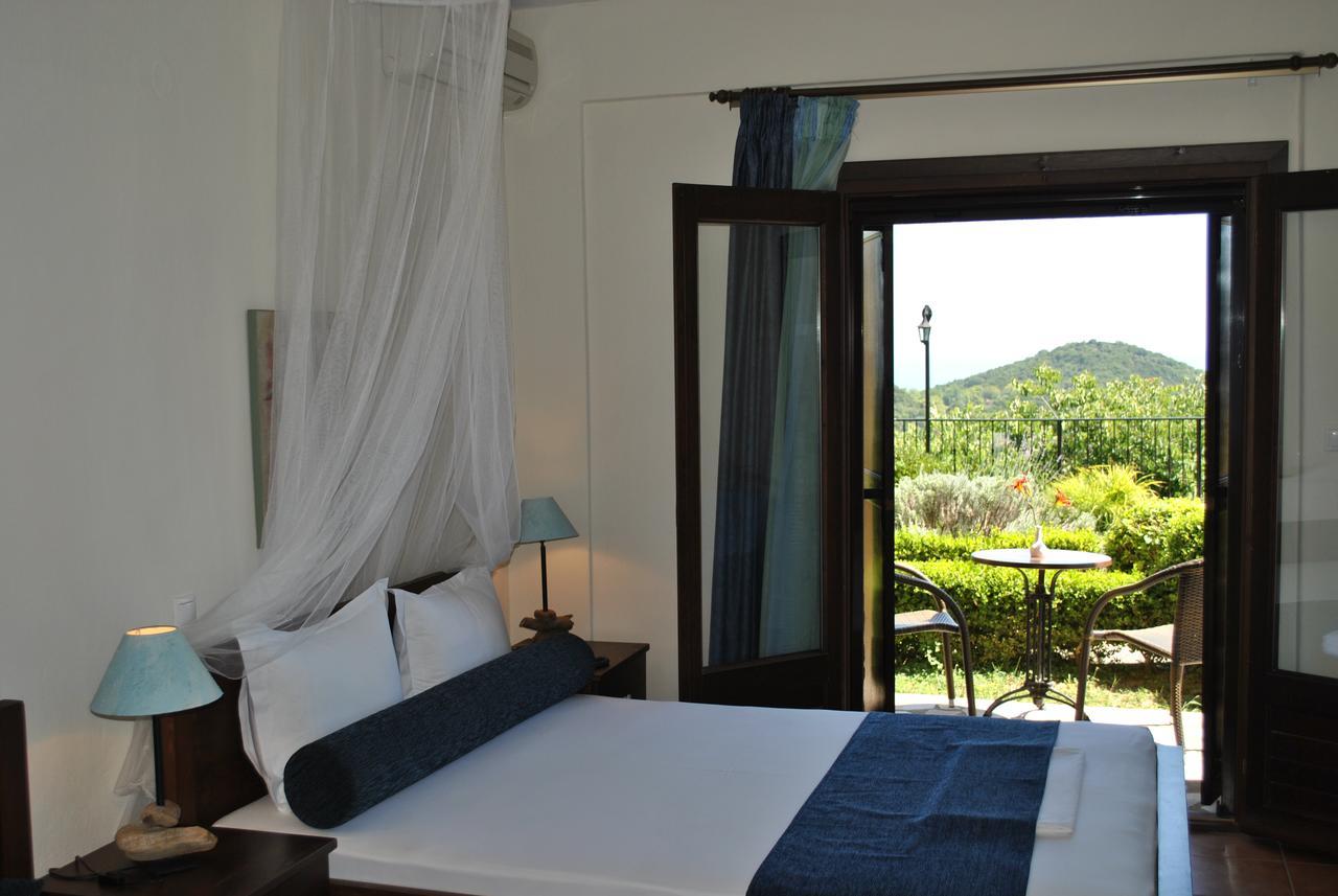 Guesthouse Amanitis Caesarea Skiti Bagian luar foto