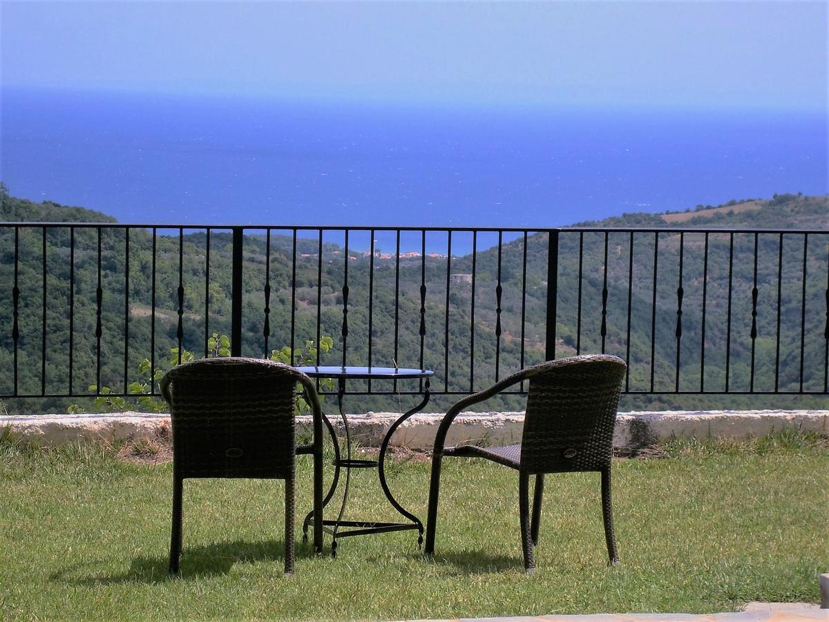 Guesthouse Amanitis Caesarea Skiti Bagian luar foto